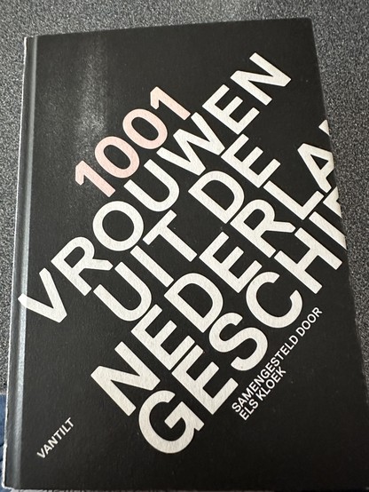 Voorkant van het boek ‘1001 vrouwen uit de Nederlandse geschiedenis ‘