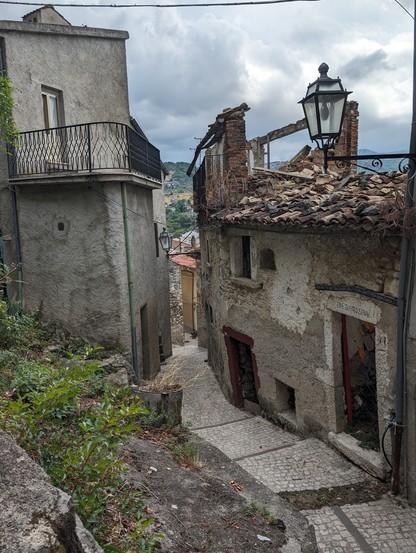 Abandoned houses (Abruzzo, Italy)