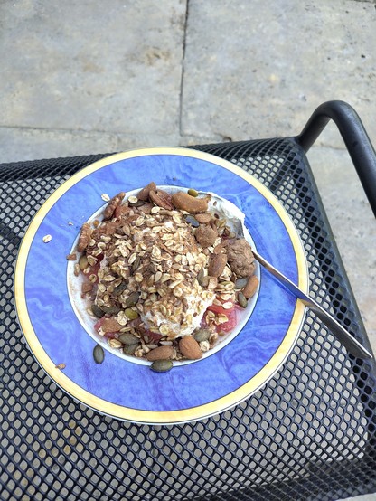 granola, yoghurt, grapefruit.