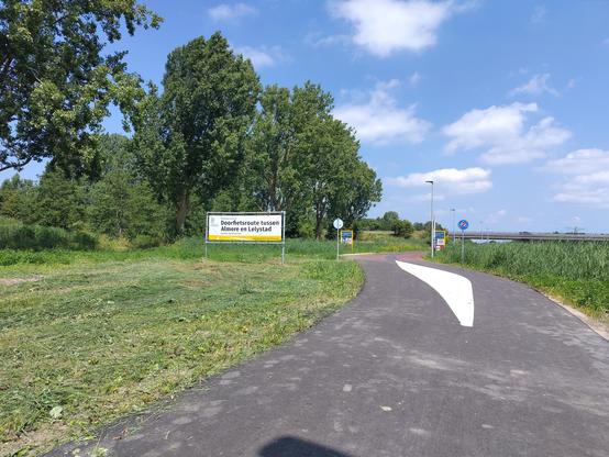 het begin van de fietssnelweg