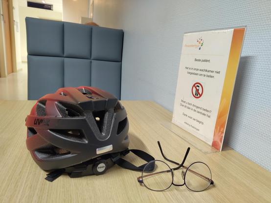 helm in wachtkamer
