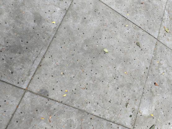 tegels met regensporen