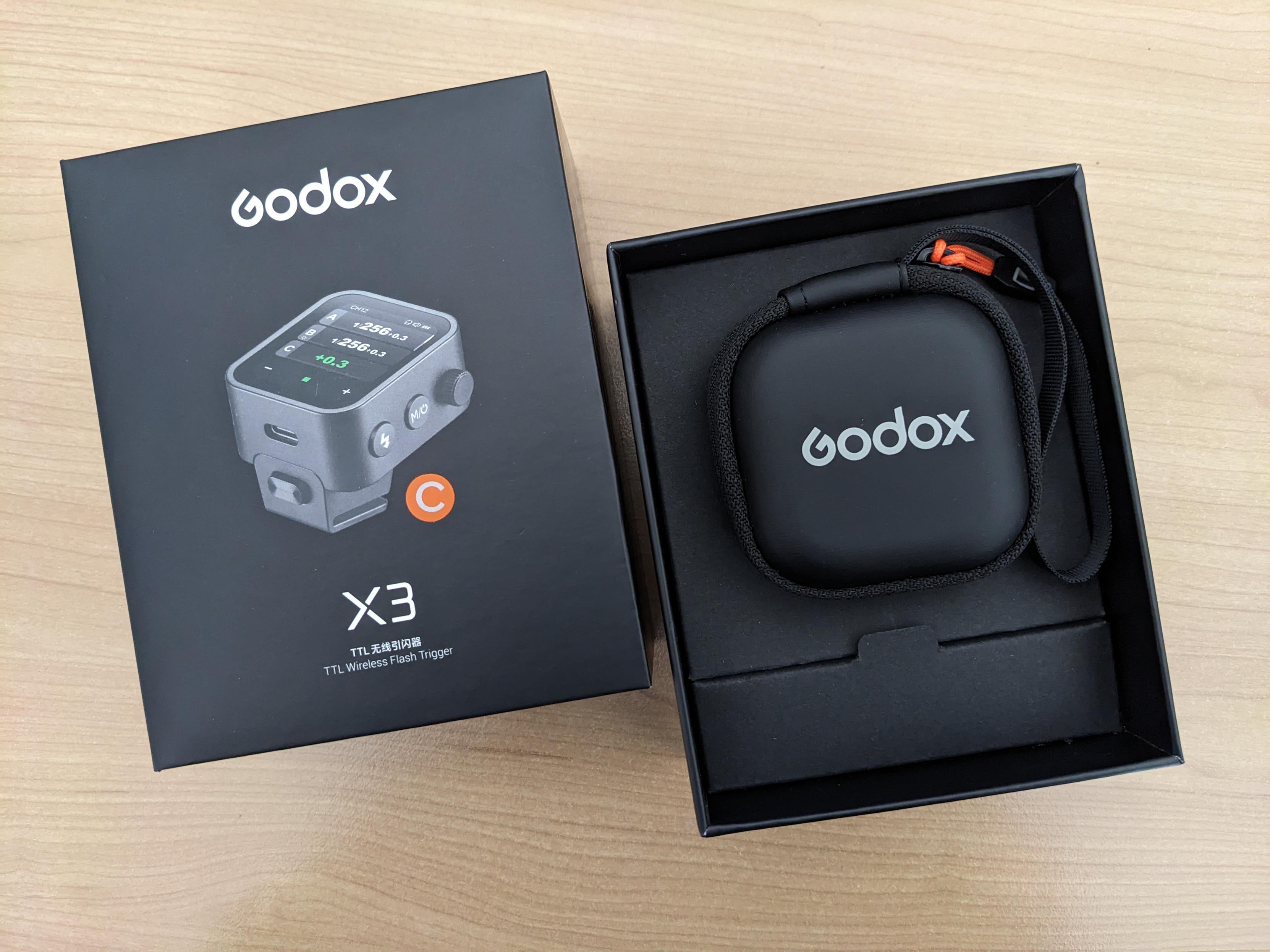 Unboxing a Godox flash trigger